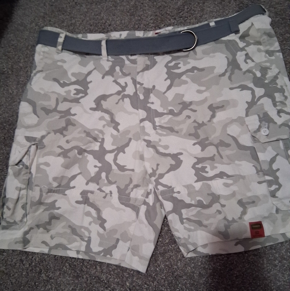 The Foundry Supply Co. Light Gray Camouflage Cargo Shorts 52"X 10" - Picture 1 of 4